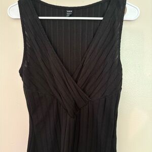 SHEIN LARGE Black Sleeveless V-Neck Top